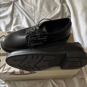 Dunham black size 11 medium width men’s waterproof shoes